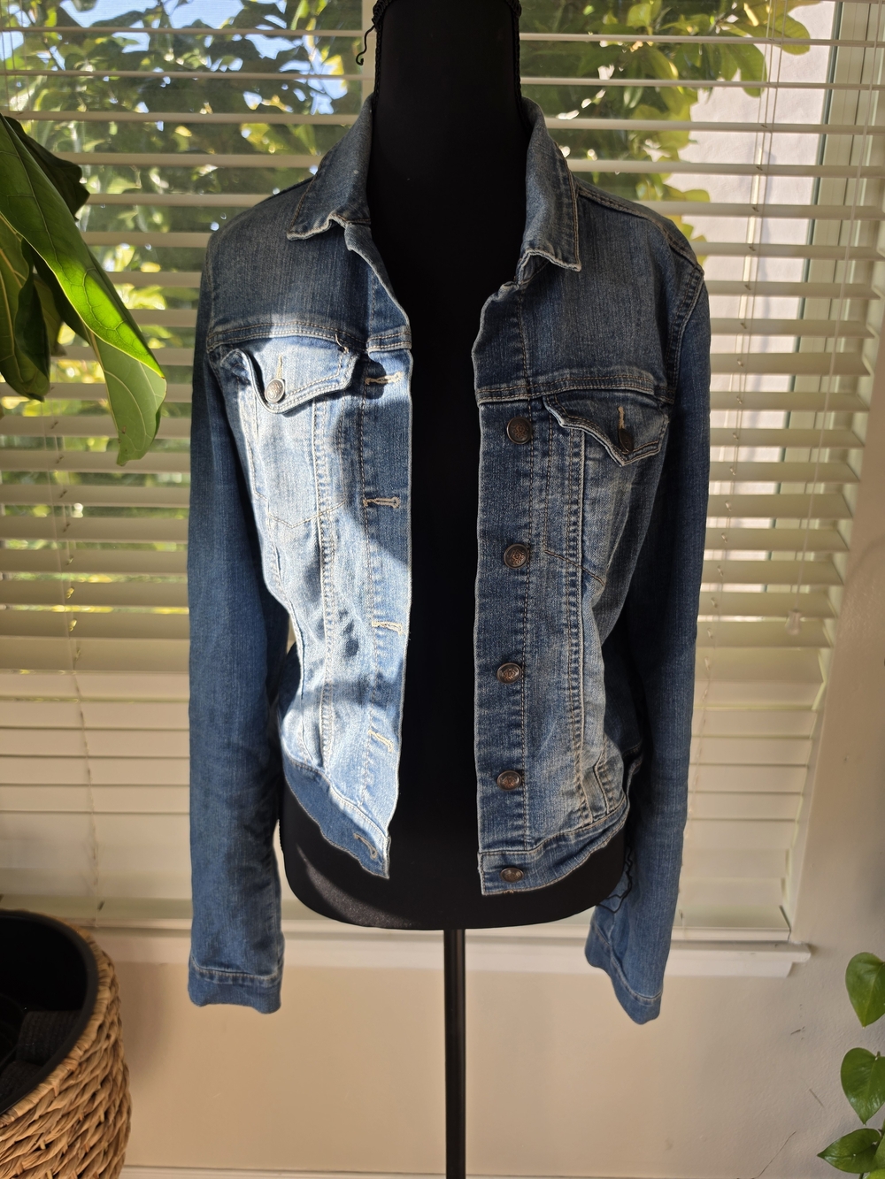 Jessica Simpson Classic Blue Denim Jacket - Light to Medium Wash